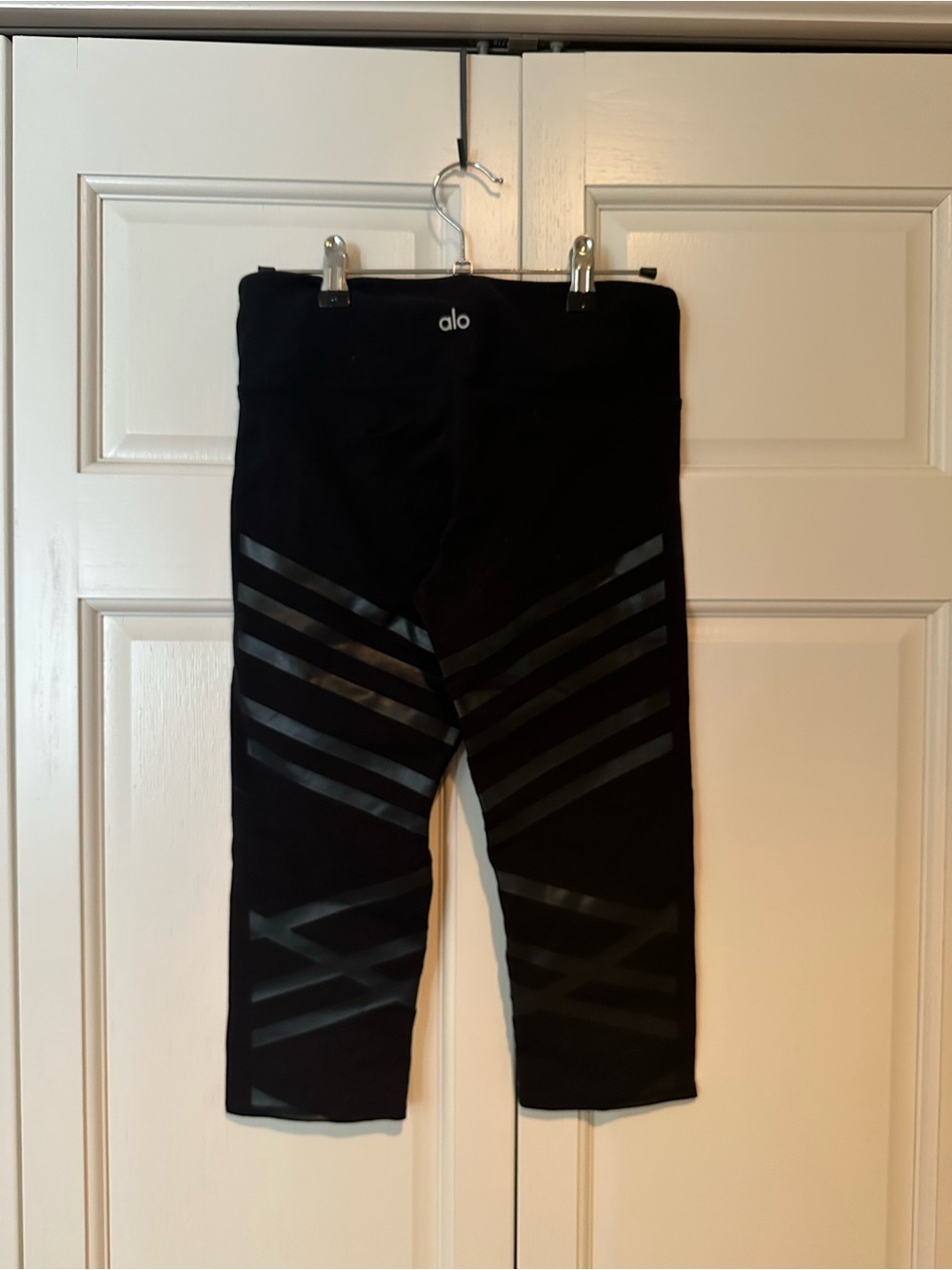 Alo Cropped Leggings with Reflective Stripes